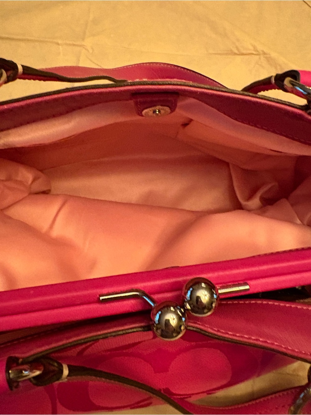 Coach Signature Laura Carryall in Magenta/Hot Pink. 14940 - Picture 7 of 16